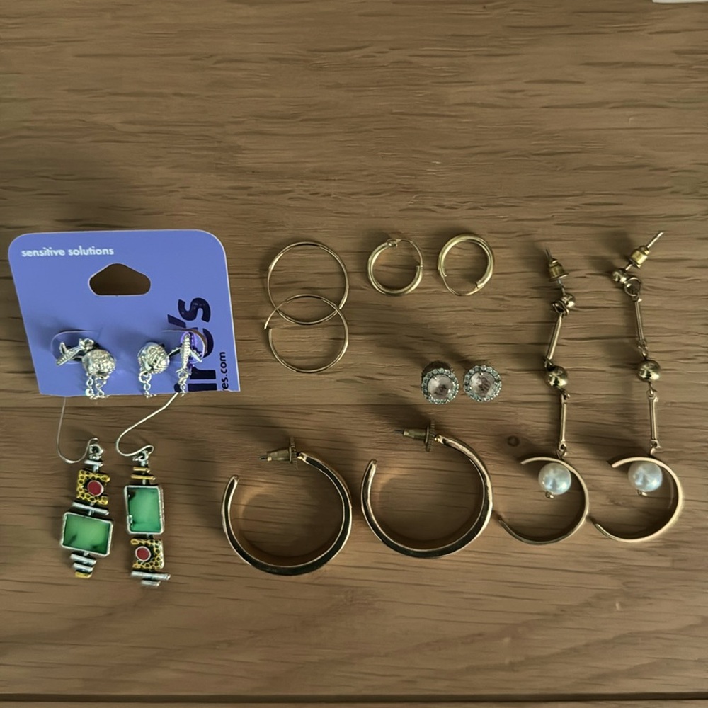 Lot of 7 pairs of earrings
